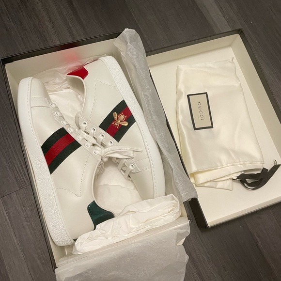 [Sold] Gucci - Women's Ace sneaker with bee - size 37.5/7.5 - Picture 2 of 8